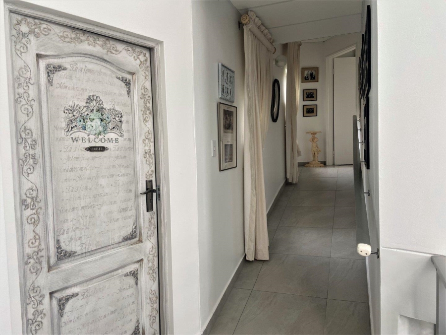 3 Bedroom Property for Sale in Wavecrest Eastern Cape